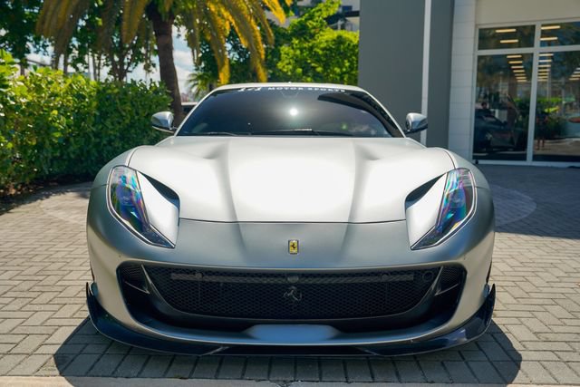 Used 2018 Ferrari 812 Superfast RWD image 7