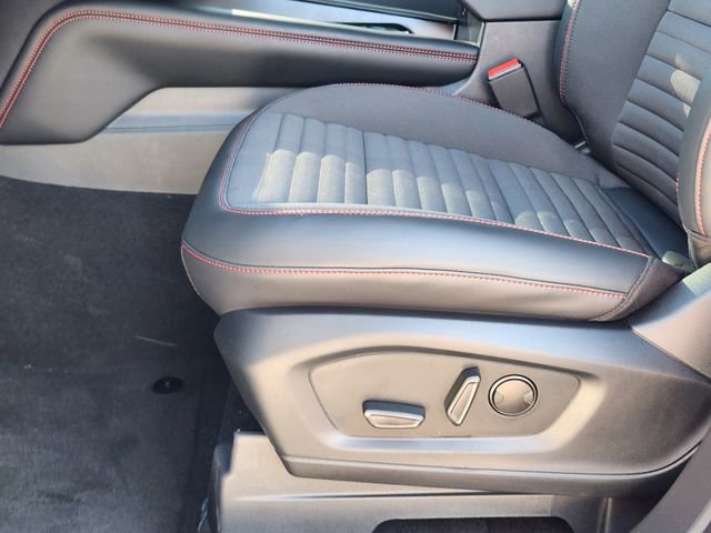 New 2026 Ford Explorer ST-Line w/ ST-Line Street Pack image 24