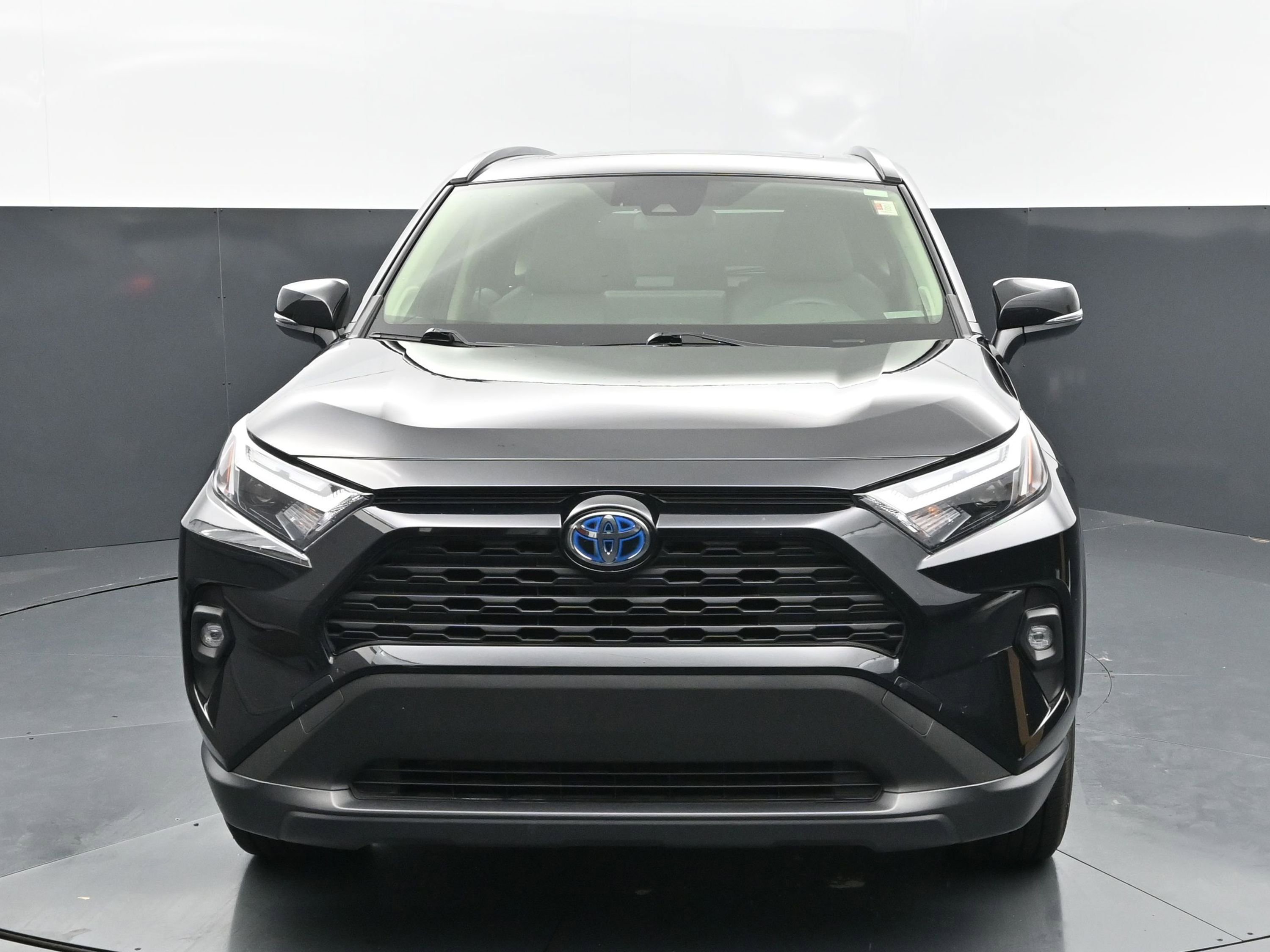 Used 2023 Toyota RAV4 XLE Premium AWD/4WD image 8