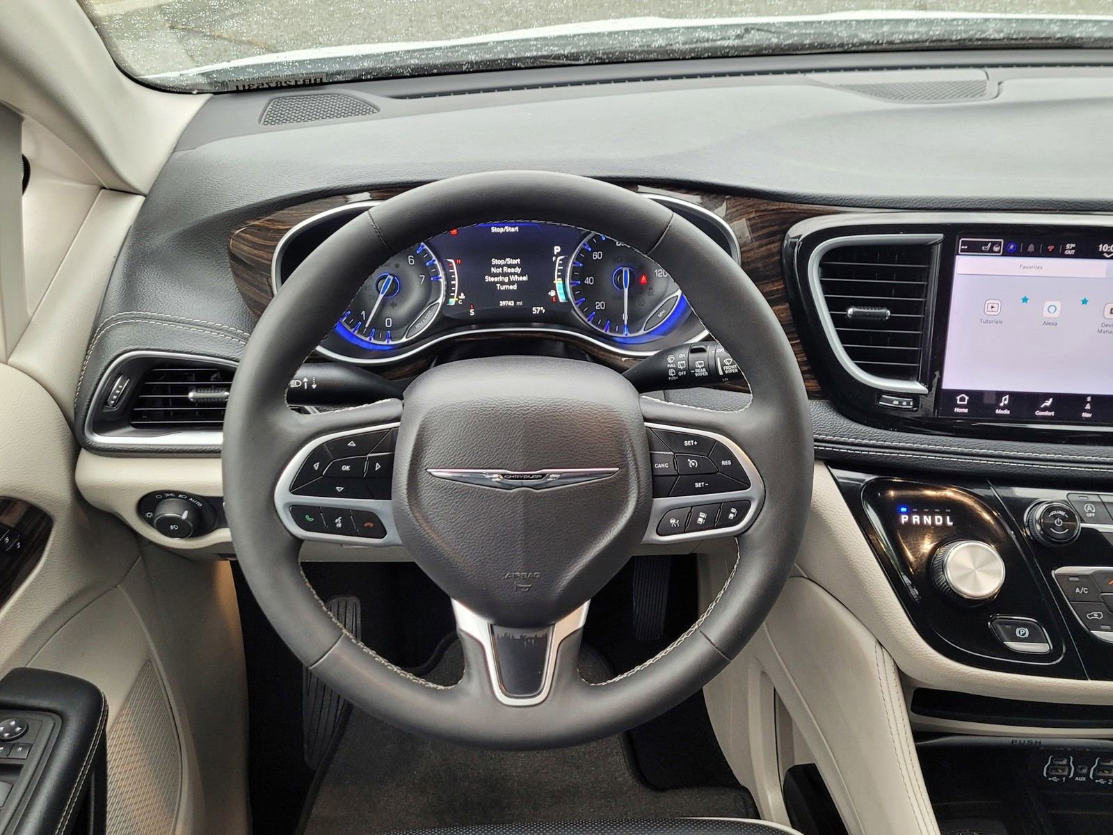 Used 2024 Chrysler Pacifica Limited image 13