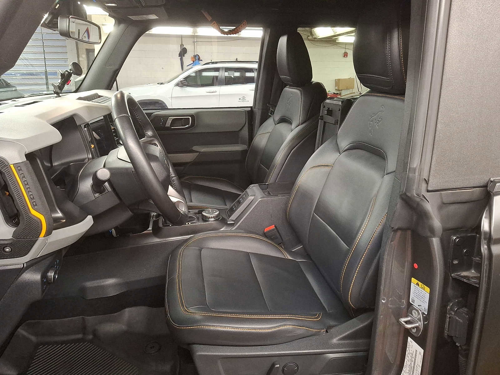 Used 2022 Ford Bronco Badlands image 11