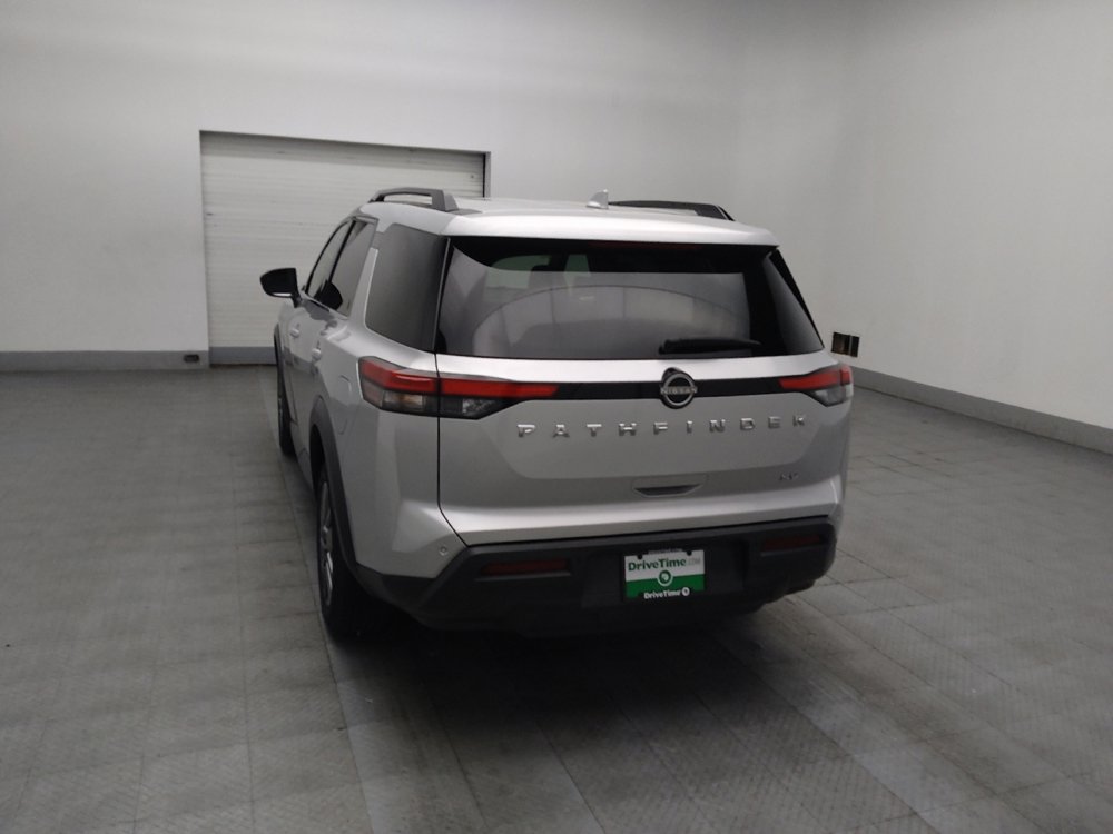 Used 2023 Nissan Pathfinder SV image 6