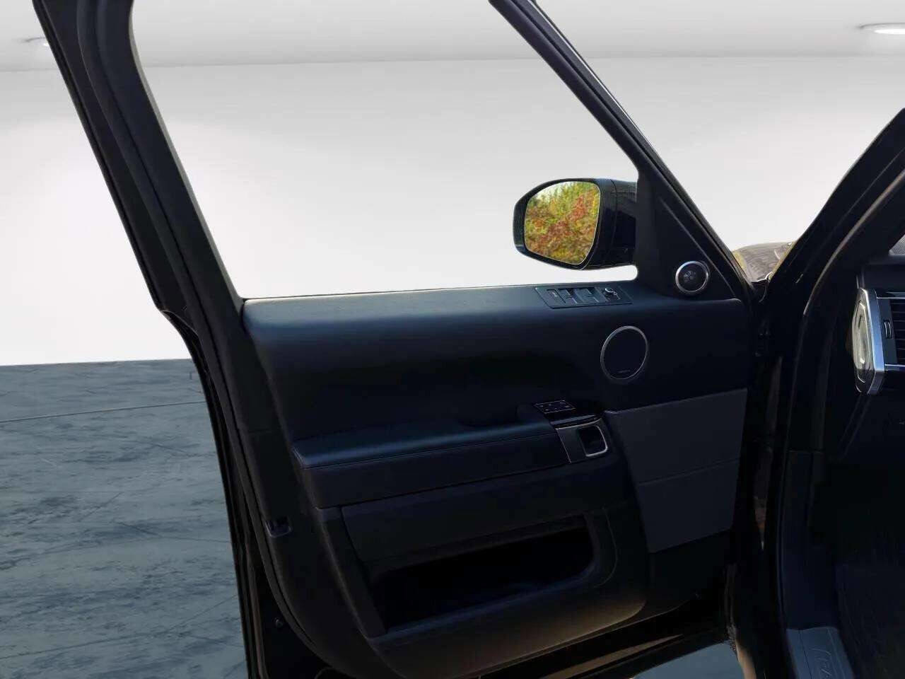 Used 2016 Land Rover Range Rover Sport Supercharged image 13