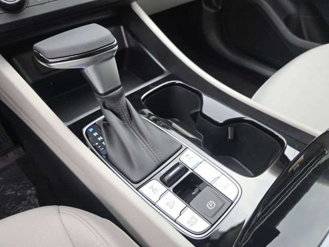 Certified 2025 Hyundai Tucson SE image 14