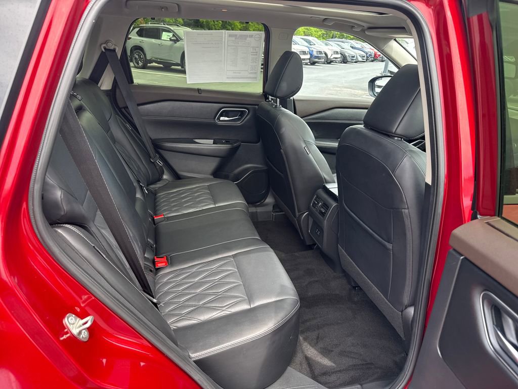 Used 2023 Nissan Rogue Platinum FWD image 30