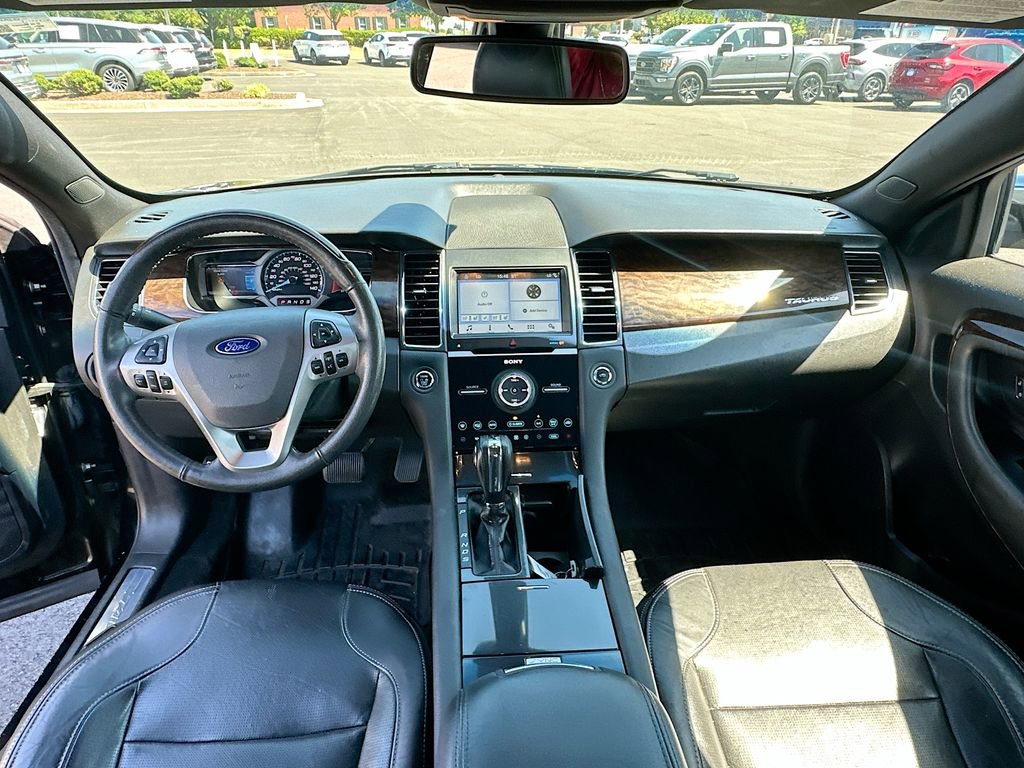 Used 2017 Ford Taurus Limited FWD image 3