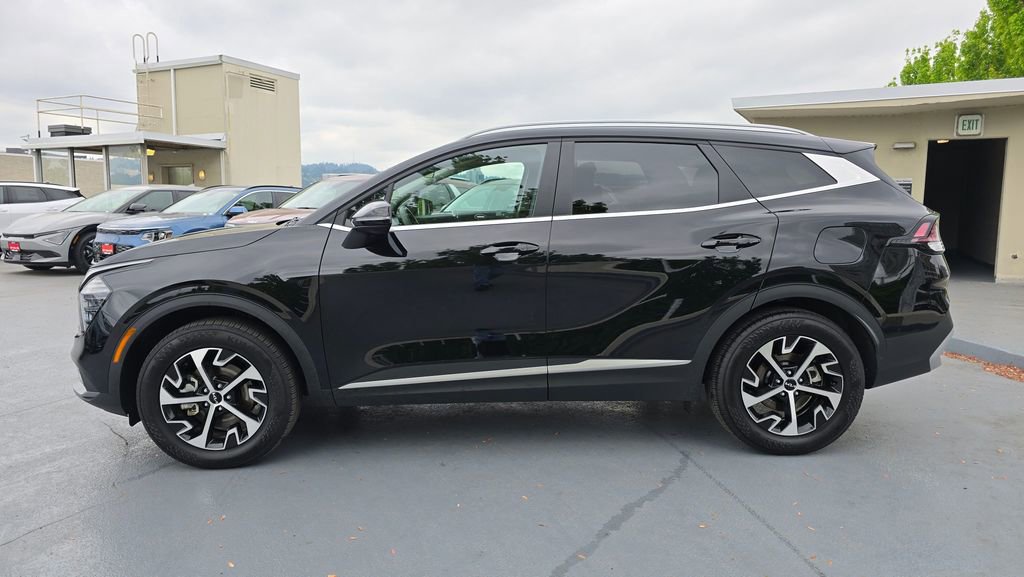 Certified 2025 Kia Sportage EX AWD/4WD image 8