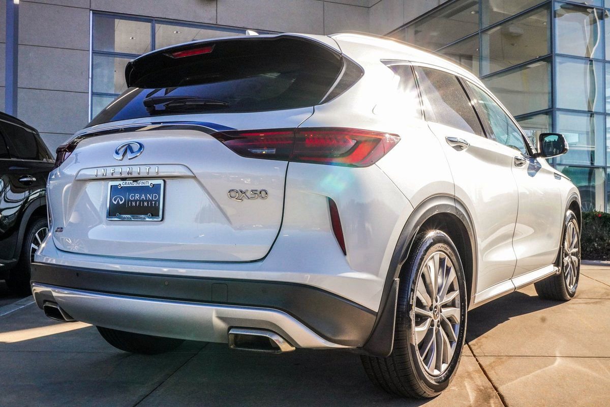 Used 2023 INFINITI QX50 Luxe image 9