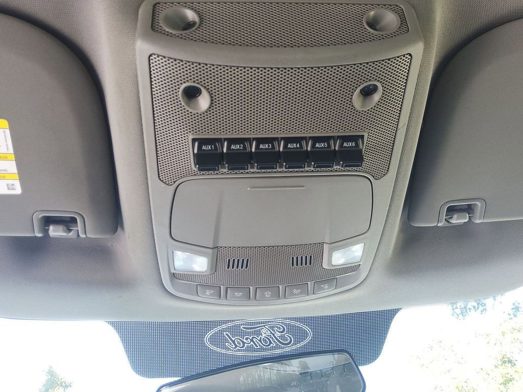 Used 2019 Ford F550 2WD Regular Cab Super Duty image 12