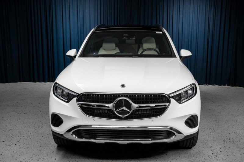 Certified 2026 Mercedes-Benz GLC 300 image 2