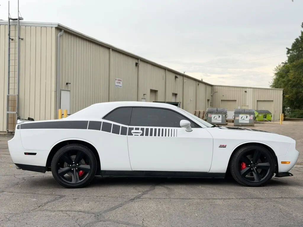 Used 2012 Dodge Challenger SRT8 RWD image 8