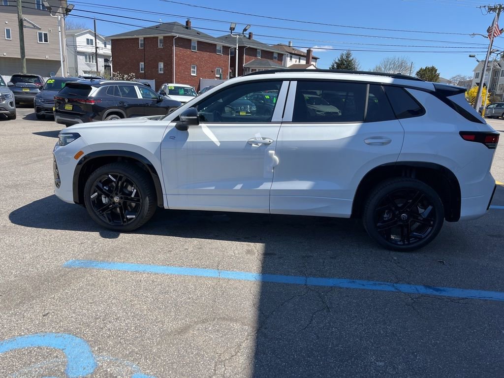 New 2026 Volkswagen Tiguan SE R-Line image 2