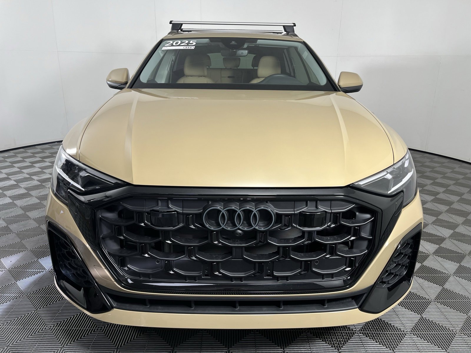 Used 2025 Audi Q8 Premium Plus w/ Premium Plus Package image 2