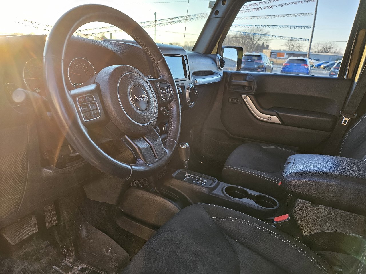 Used 2015 Jeep Wrangler Unlimited Sahara w/ Connectivity Group image 5