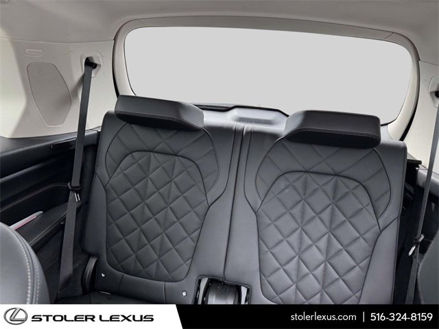 Used 2024 BMW X7 xDrive40i w/ Executive Package image 18