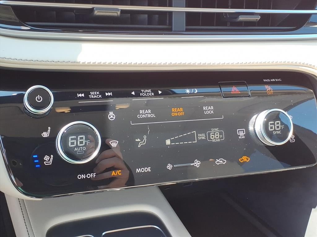 Used 2025 INFINITI QX60 Luxe AWD/4WD image 31