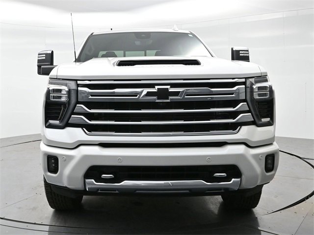 Used 2024 Chevrolet Silverado 2500 High Country w/ High Country Premium Package image 2