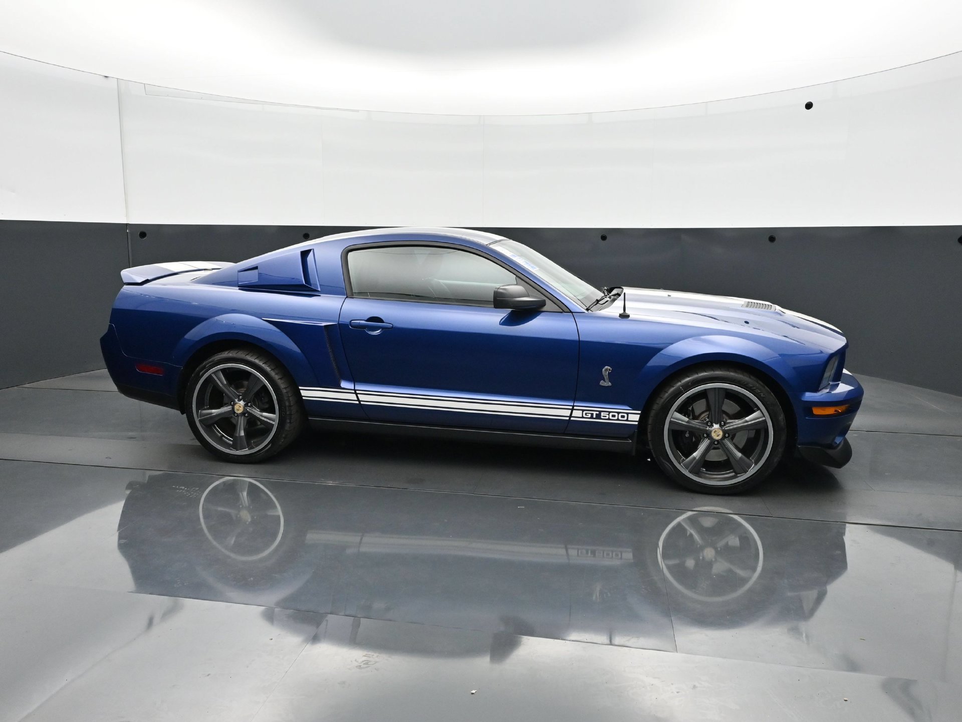 Used 2007 Ford Mustang Shelby GT500 RWD image 8