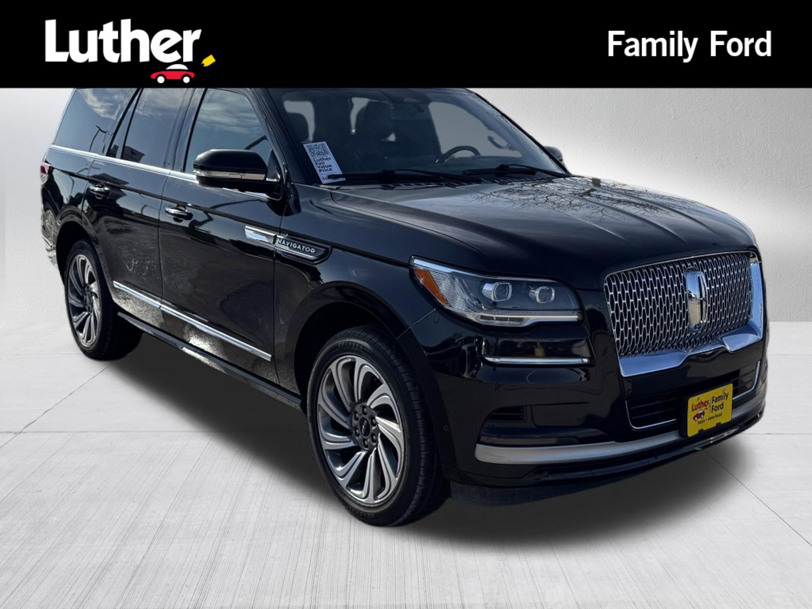 Used 2024 Lincoln Navigator Reserve AWD/4WD image 1