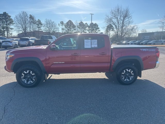 Used 2019 Toyota Tacoma TRD Off-Road image 2