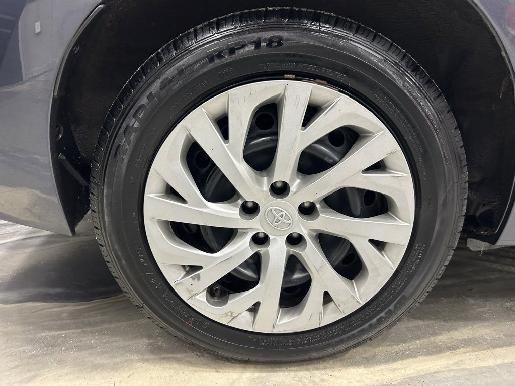 Used 2018 Toyota Corolla LE image 21
