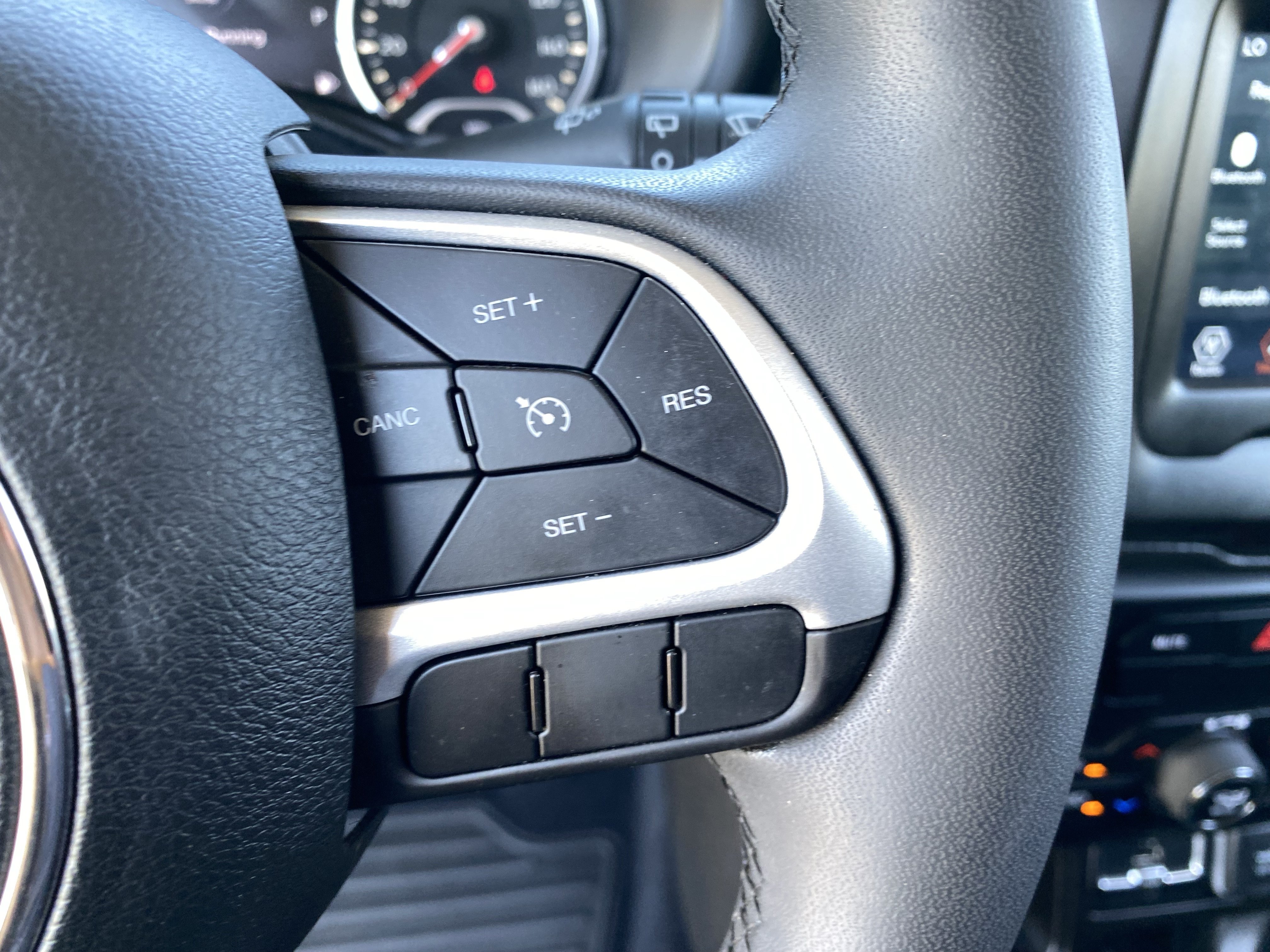 Used 2021 Jeep Renegade Latitude FWD image 28