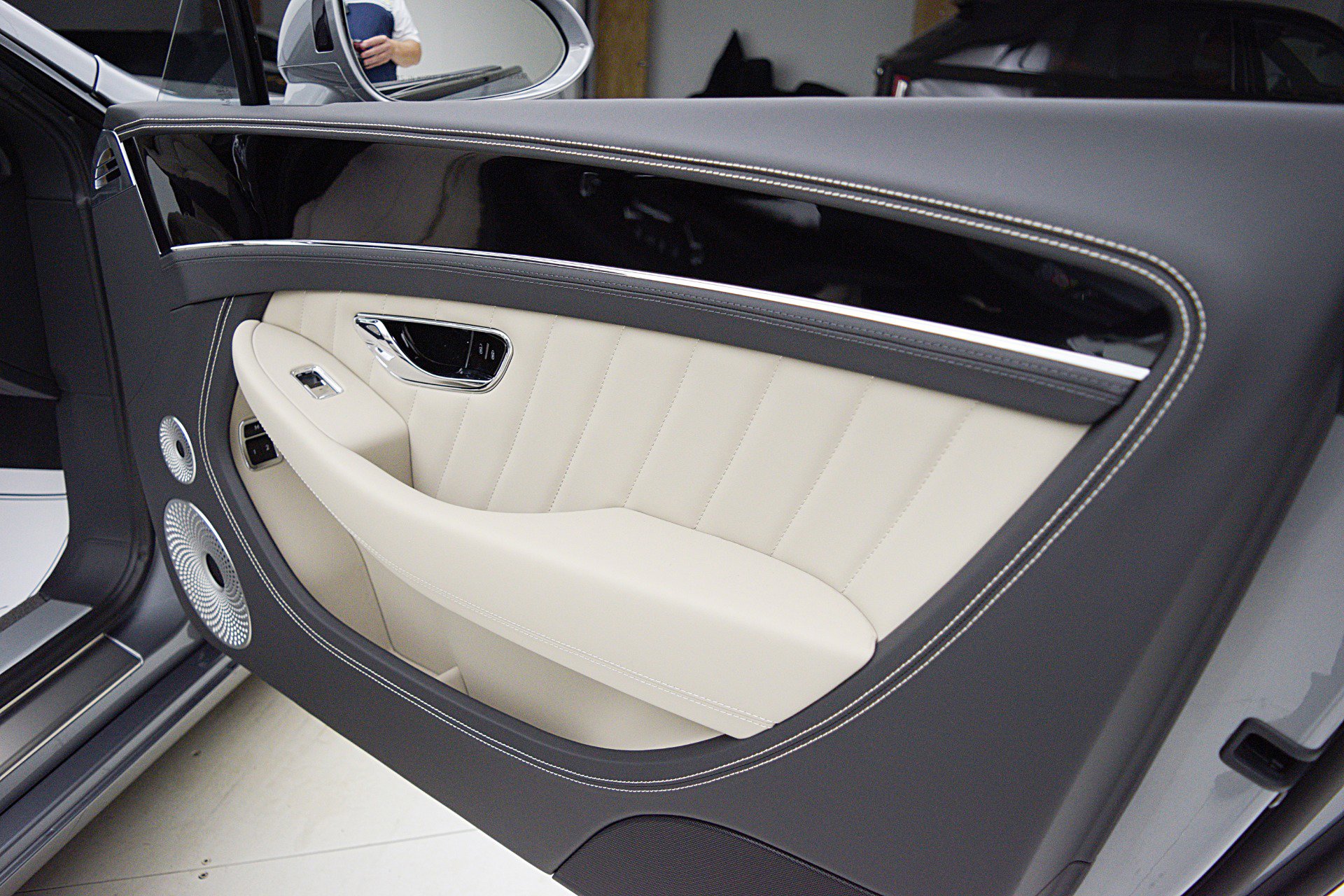 Used 2024 Bentley Continental GT image 44