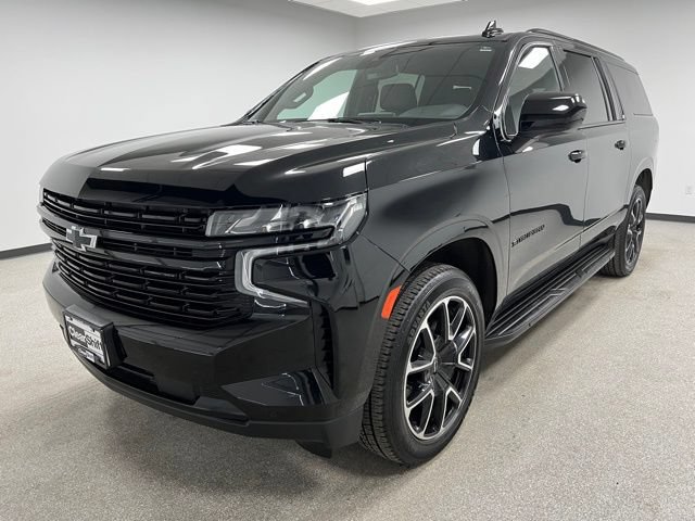 Used 2024 Chevrolet Suburban RST AWD/4WD image 4