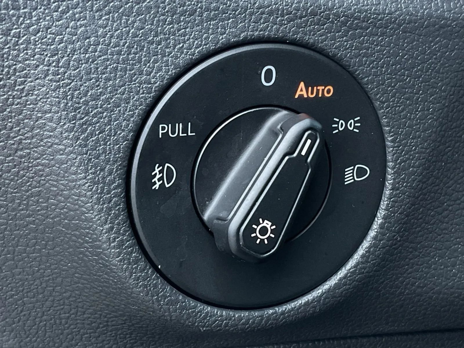 Used 2020 Volkswagen Jetta S image 12