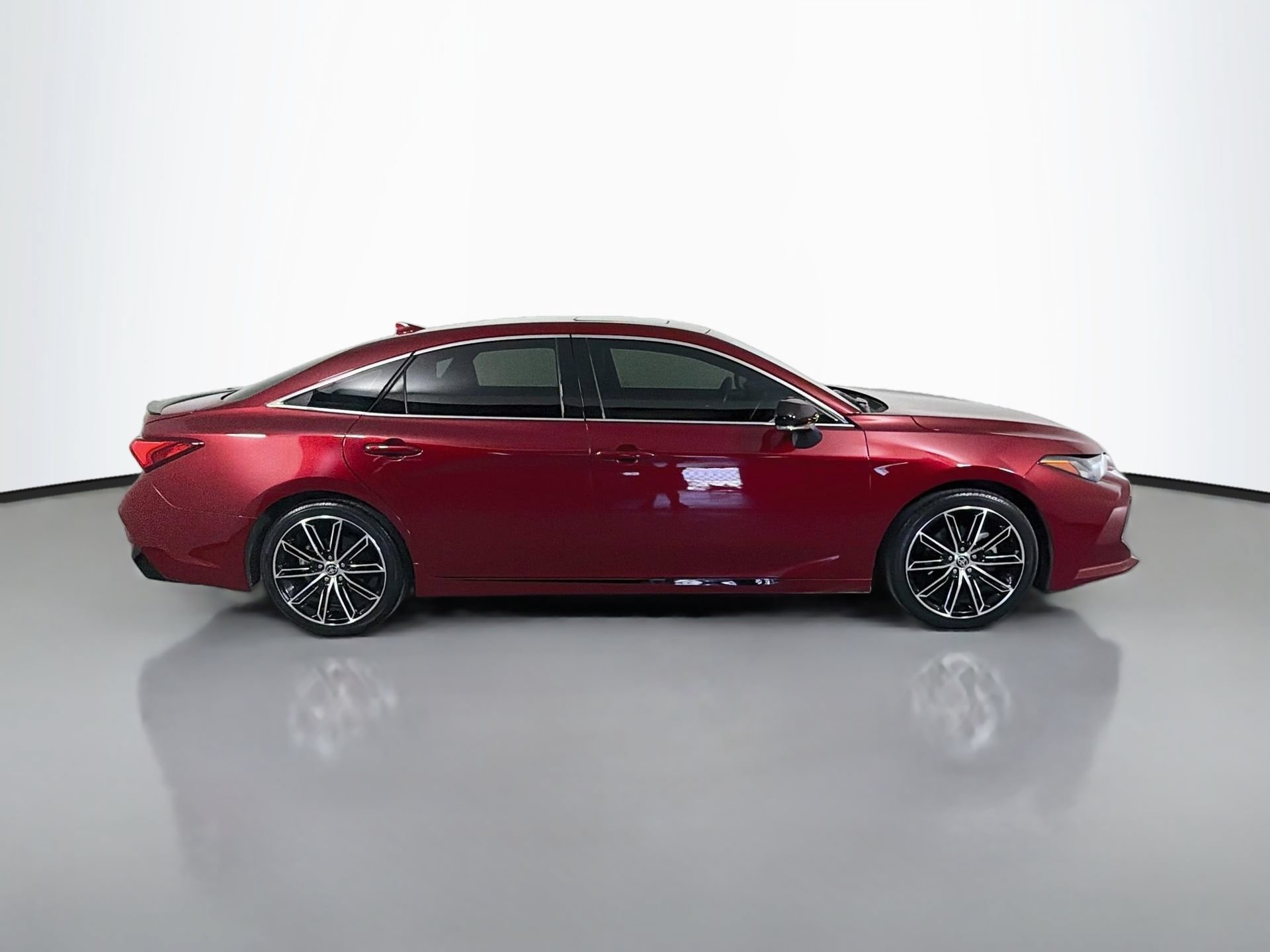 Used 2021 Toyota Avalon Touring FWD image 5