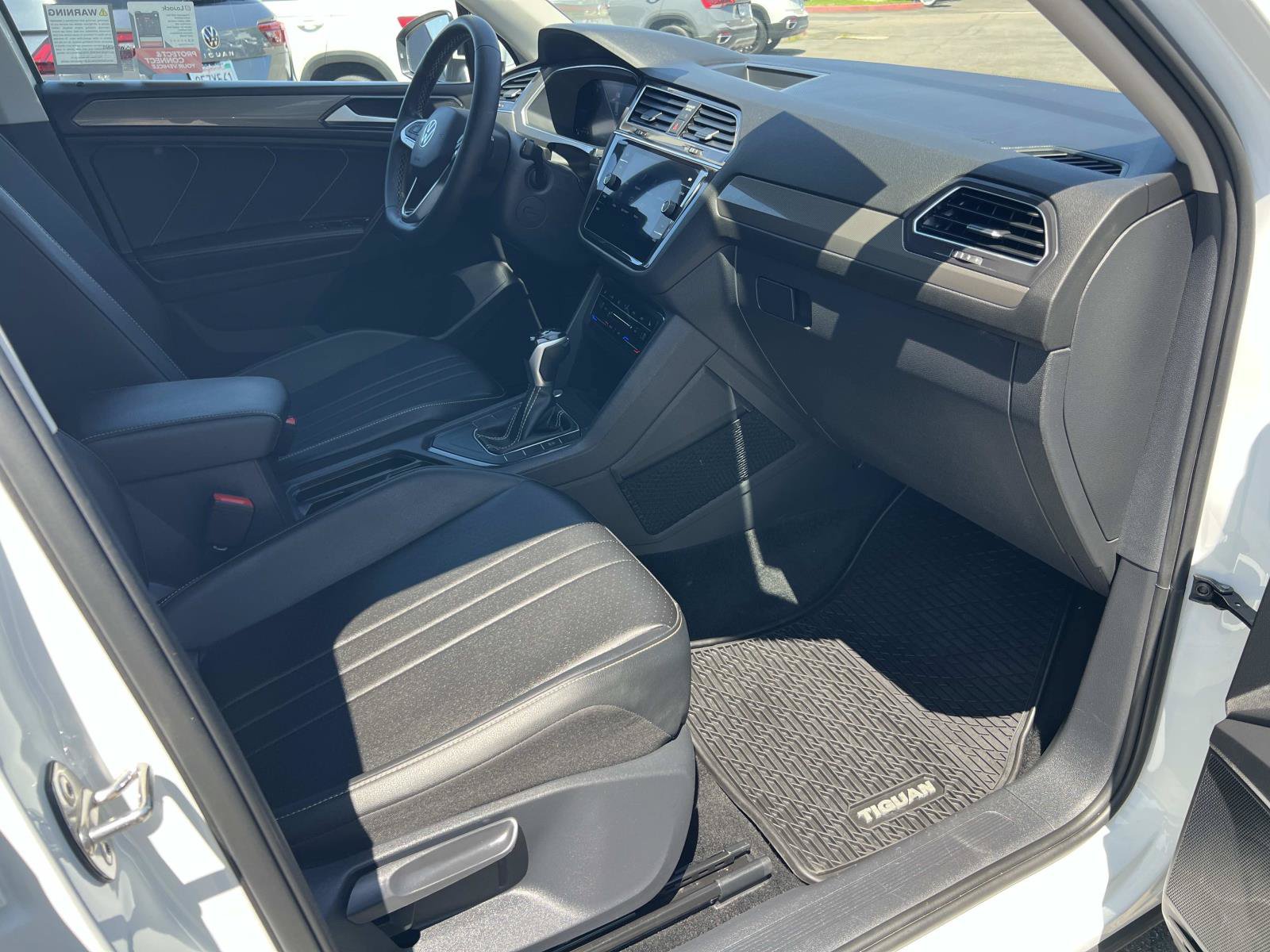 Certified 2023 Volkswagen Tiguan SE FWD image 29