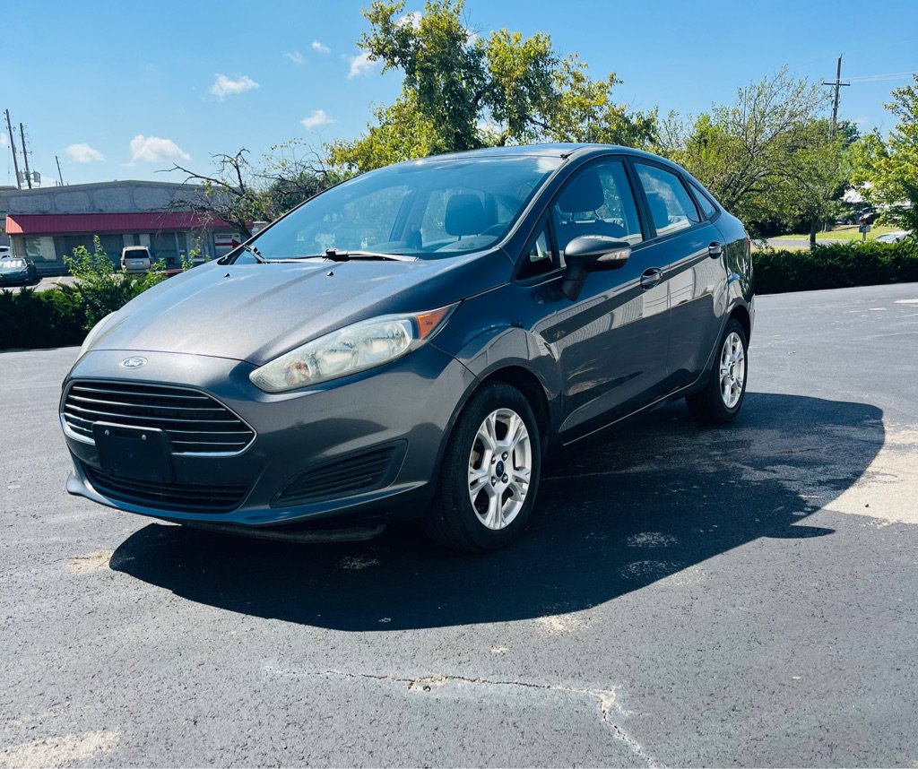 Used 2016 Ford Fiesta SE image 1