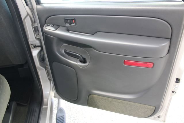 Used 2004 Chevrolet Silverado 2500 LS w/ Heavy-Duty Power Package image 29