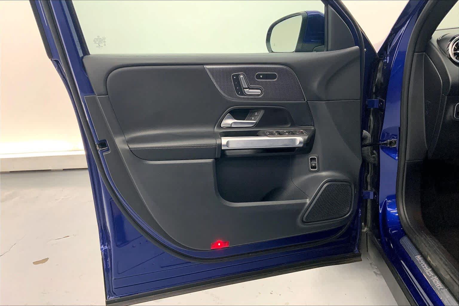 Certified 2022 Mercedes-Benz GLB 250 4MATIC image 19