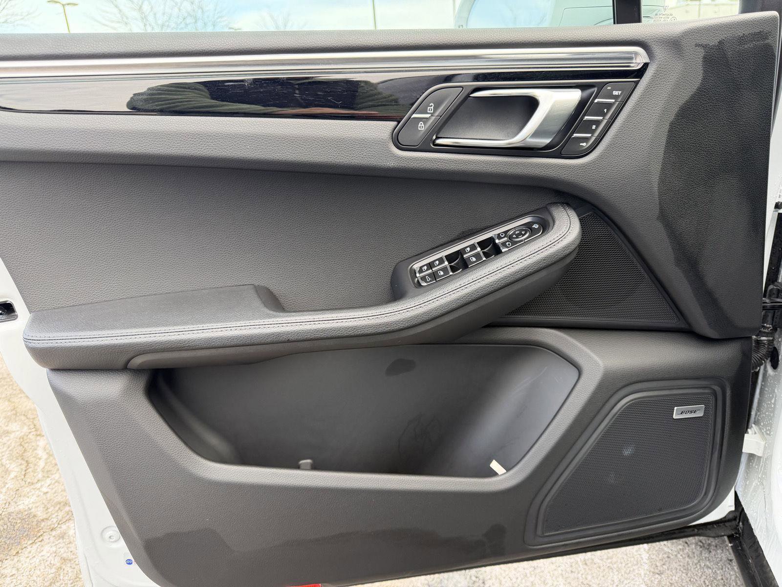 Used 2023 Porsche Macan S image 12