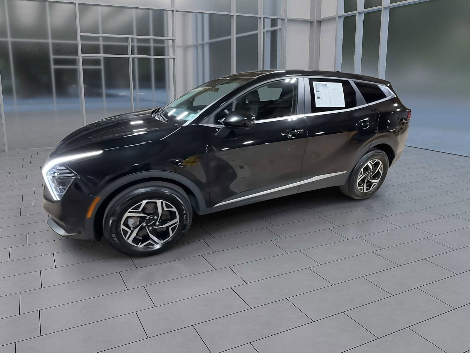 Used 2024 Kia Sportage LX image 4