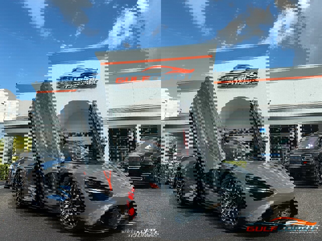 Used 2022 McLaren 765LT image 1