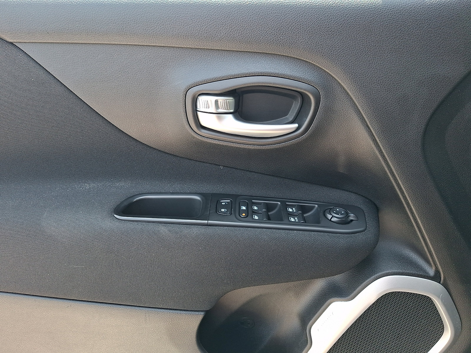 Used 2018 Jeep Renegade Sport w/ Power & Air Group AWD/4WD image 9