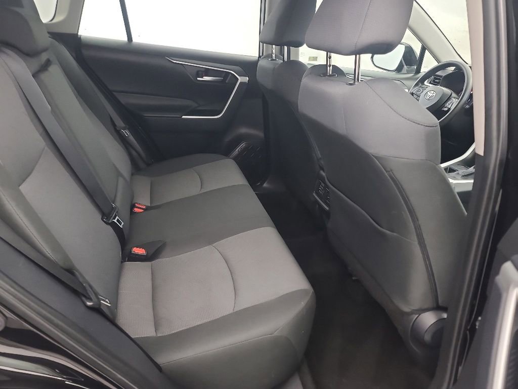 Used 2025 Toyota RAV4 XLE AWD/4WD image 18