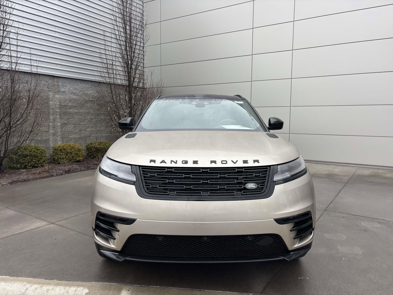 New 2026 Land Rover Range Rover Velar Dynamic SE image 2