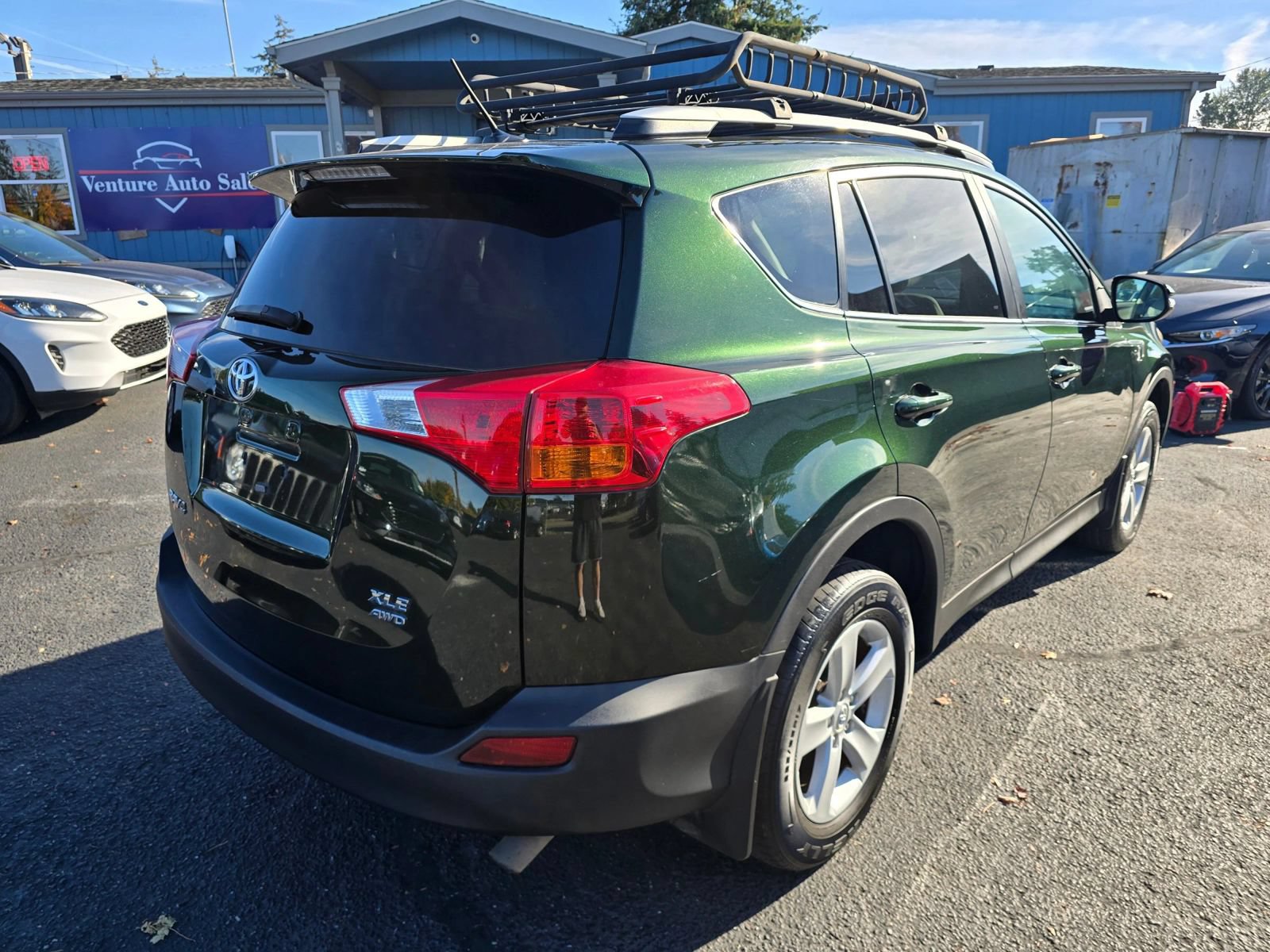 Used 2013 Toyota RAV4 XLE AWD/4WD image 5