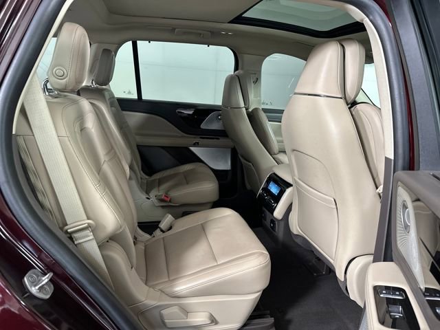 Used 2020 Lincoln Aviator Reserve w/ Equipment Group 202A image 27