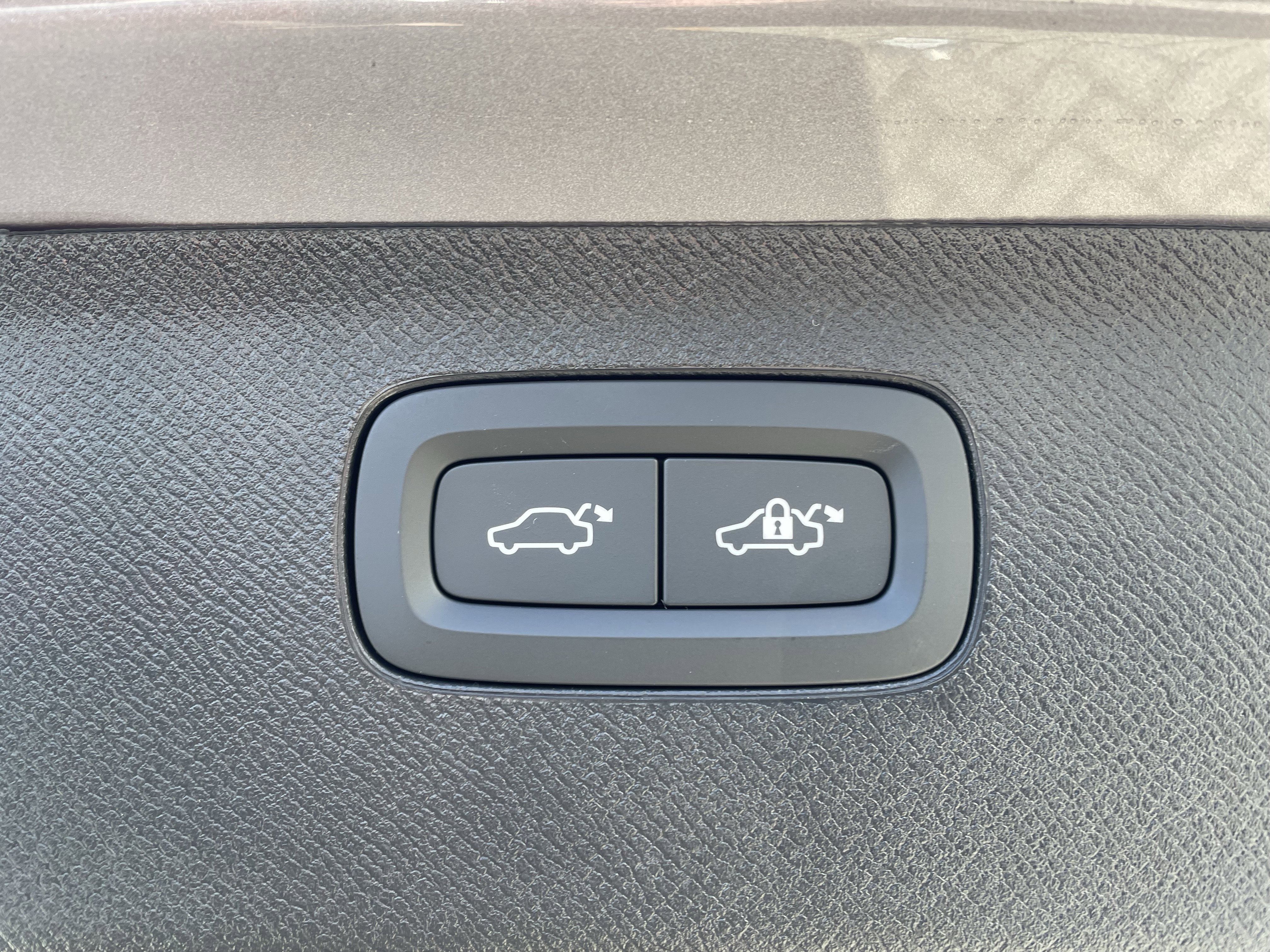 New 2026 Volvo XC90 B5 Plus w/ Protection Package Premier image 10