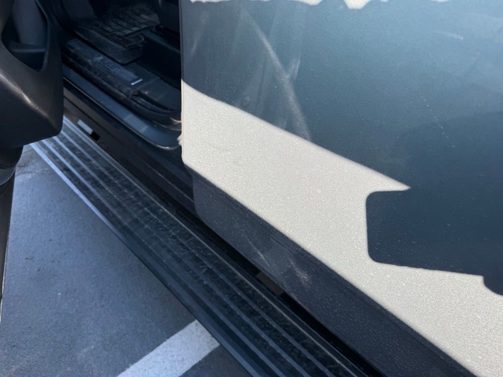 Used 2025 Chevrolet Suburban Premier image 7