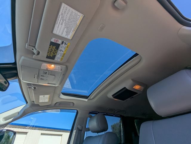 Used 2020 Toyota Sequoia Platinum AWD/4WD image 2