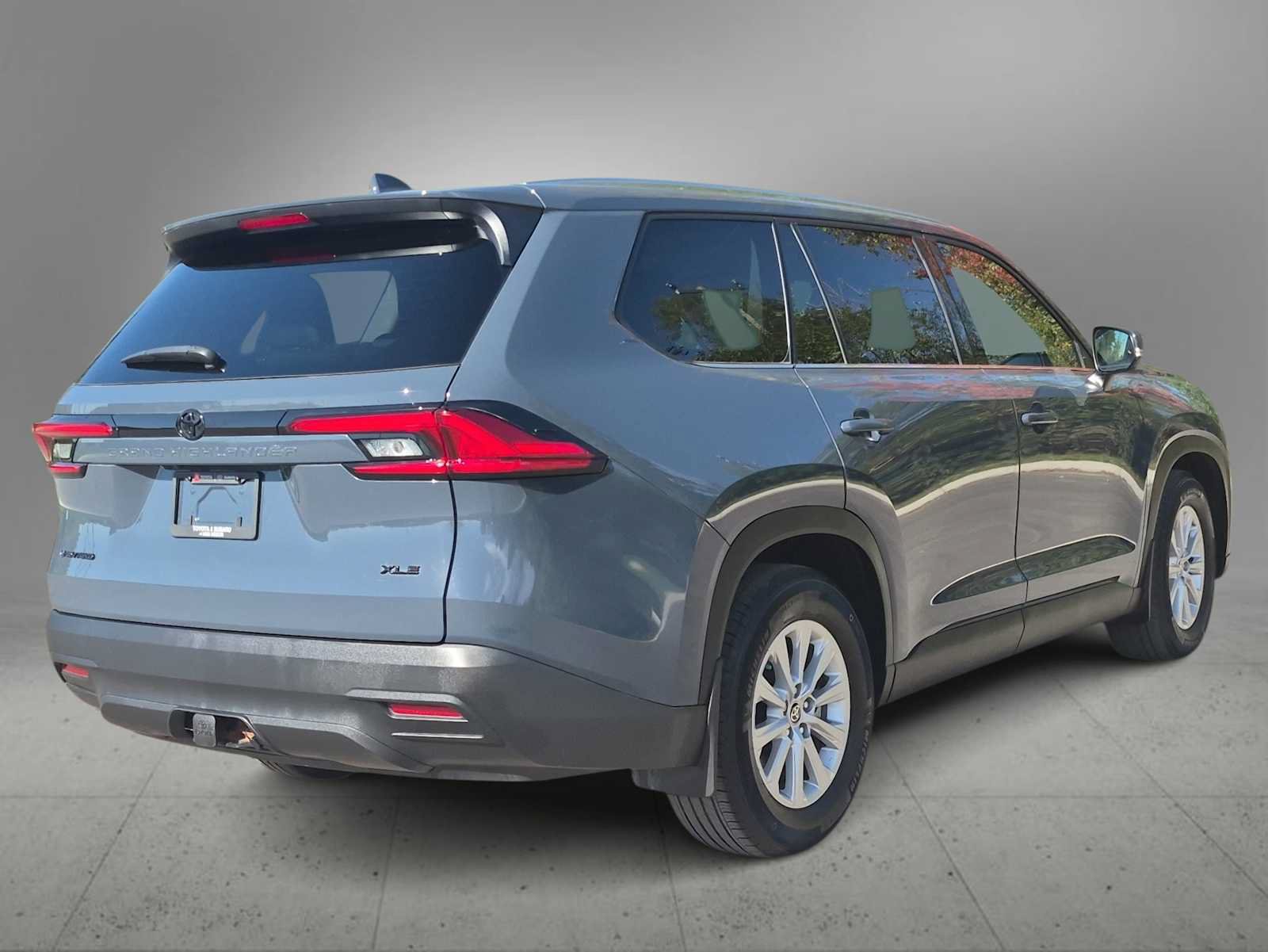 Used 2024 Toyota Grand Highlander AWD Hybrid image 8