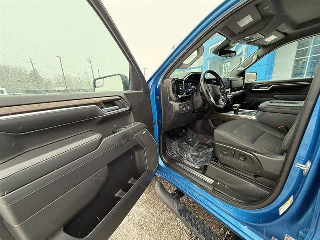 Used 2022 Chevrolet Silverado 1500 LT Trail Boss w/ Convenience Package II image 11