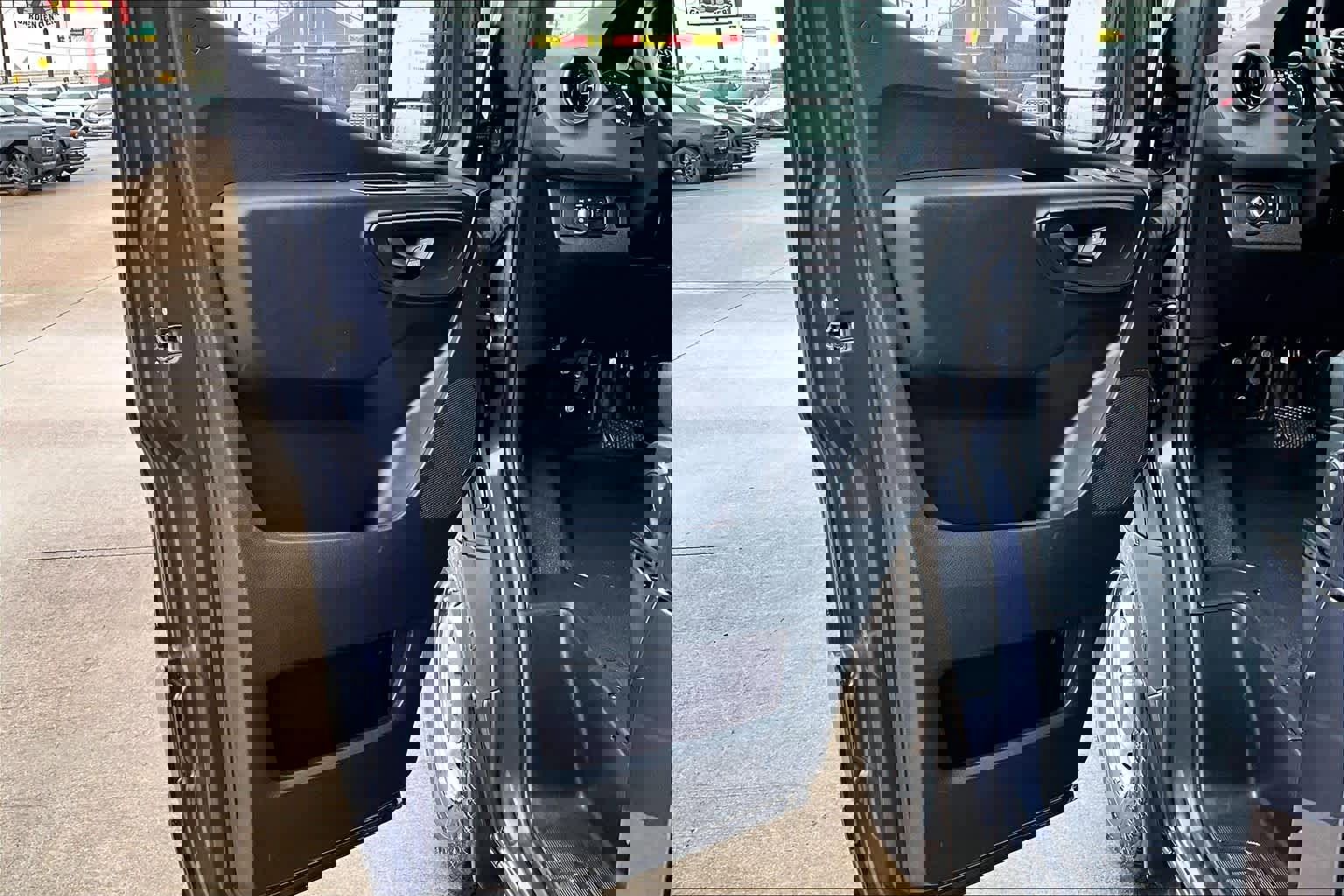 Used 2023 Mercedes-Benz Sprinter 2500 image 21