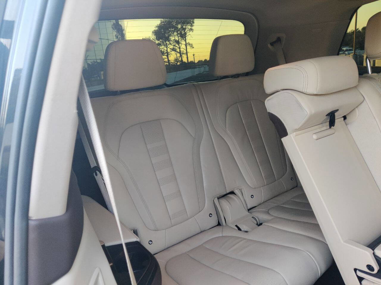 Used 2019 BMW X7 xDrive40i w/ Cold Weather Package image 34