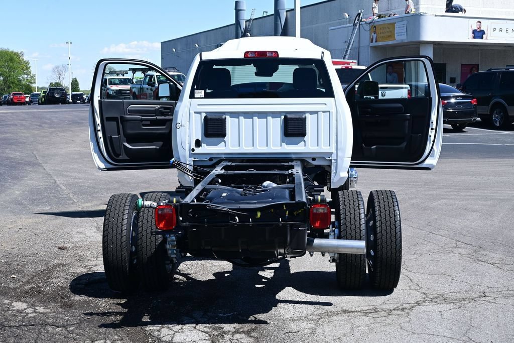 New 2026 RAM 5500 Tradesman w/ Chrome Appearance Group AWD/4WD image 30